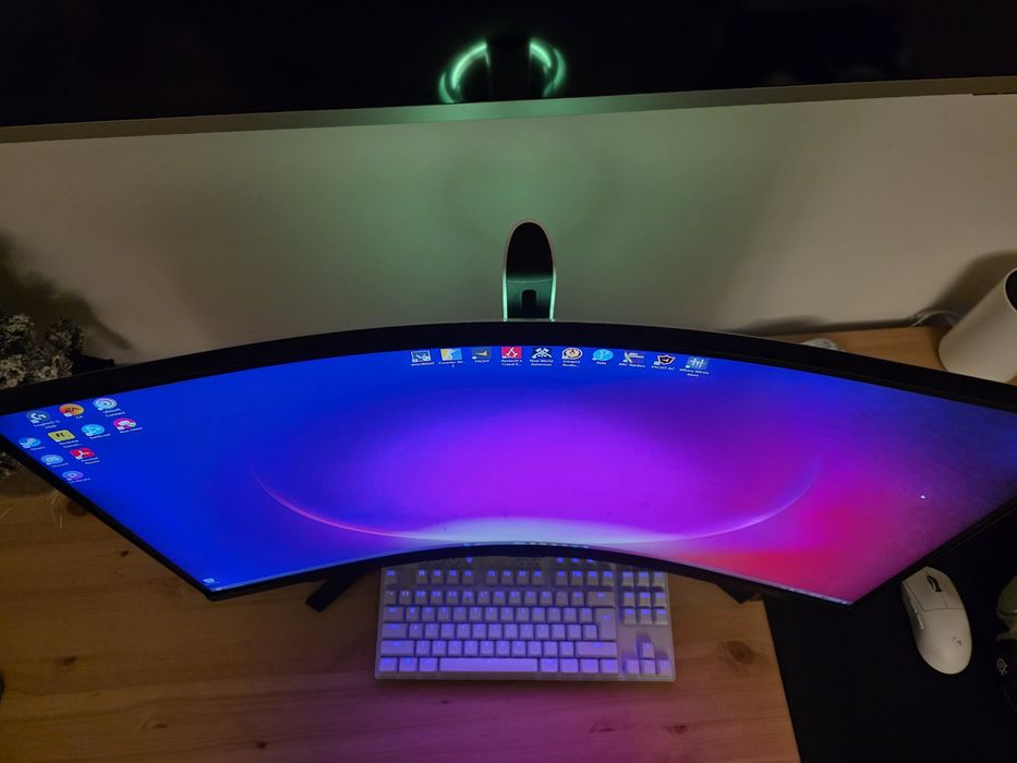 Monitor Gaming Curbat LED VA Samsung Odyssey Neo G8 32", 240hz