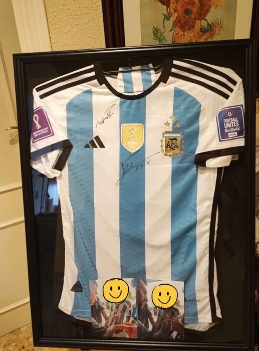 Футболка с автографом Лионеля Месси