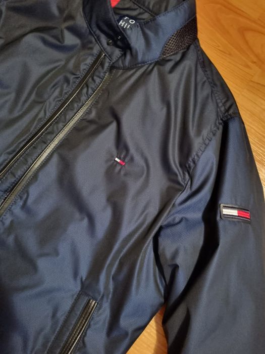 Geaca Tommy Hilfiger noua
