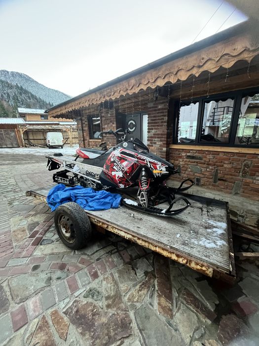 Vand snowmobil polaris assualt cu un piston blocat