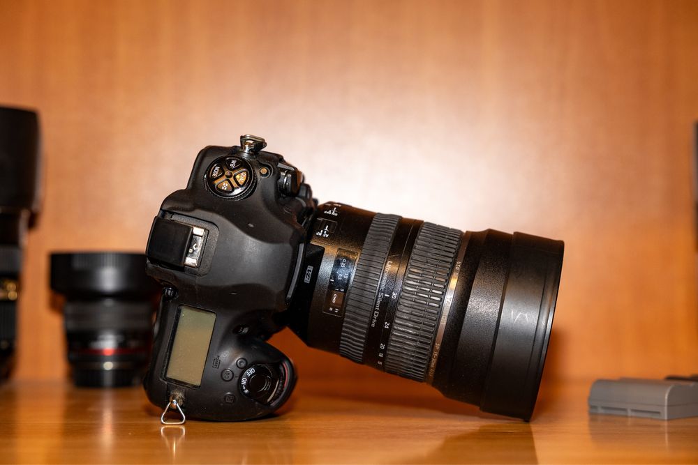 Nikon D850 kit obiective