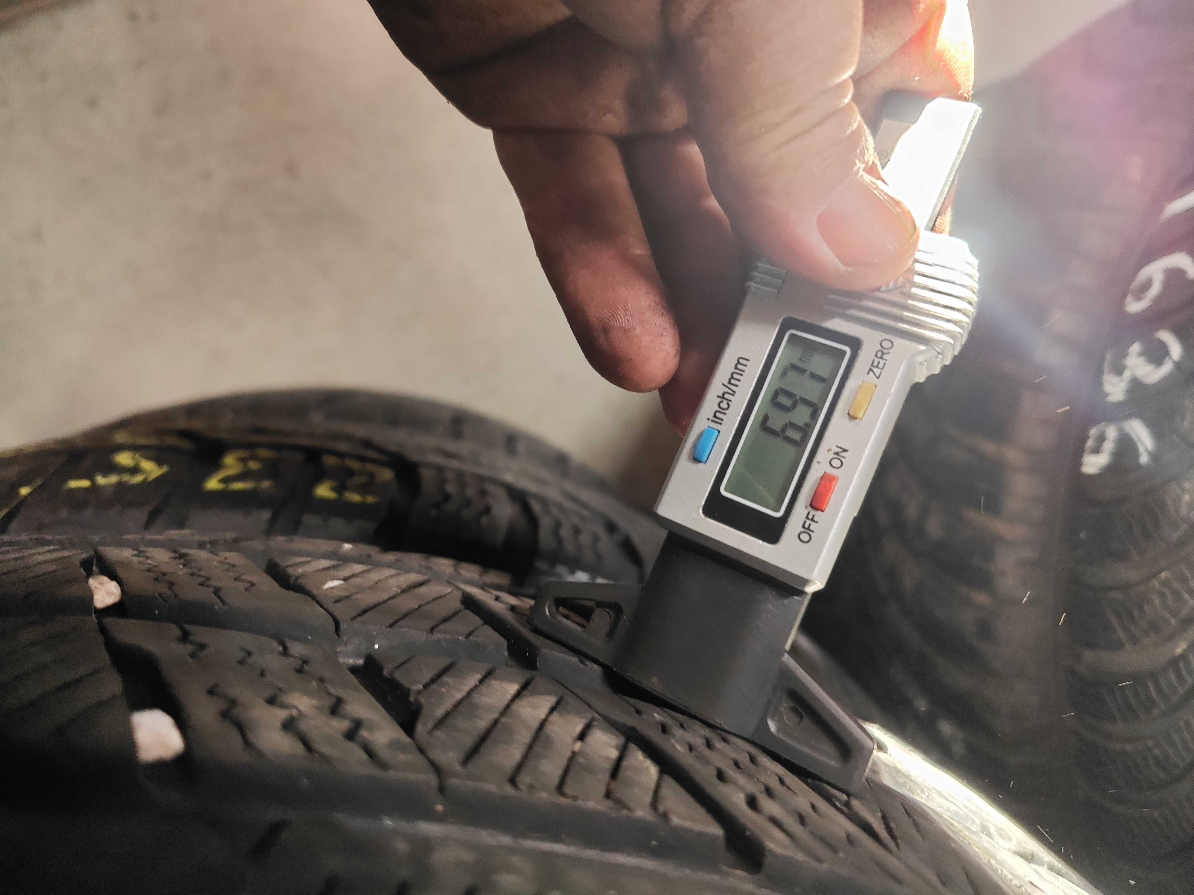 4бр.зимни гуми 215/65/16C Hankook