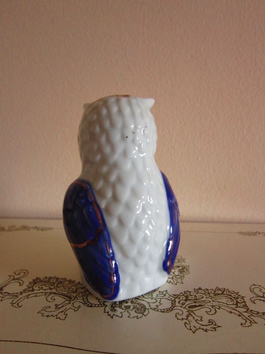 cadou rar Feng Shui Bufnita vintage portelan cu flori si finisaje aur