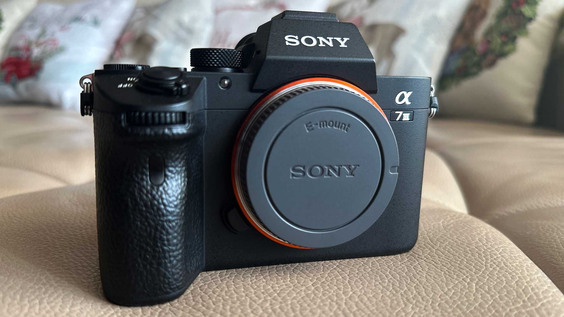 Sony A 7 III ( 2022 год. произведен с фабрични ъпдейти )