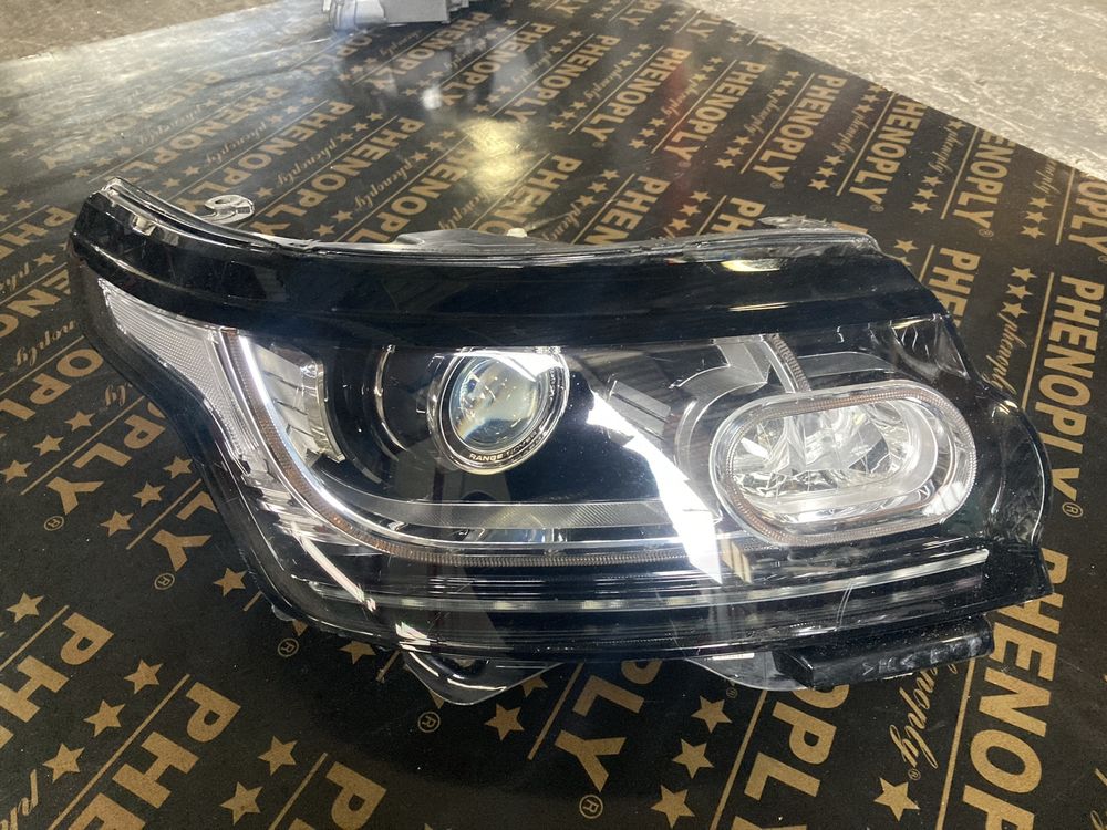 Range rover Vogue 2014 година Фарове Оборудвани