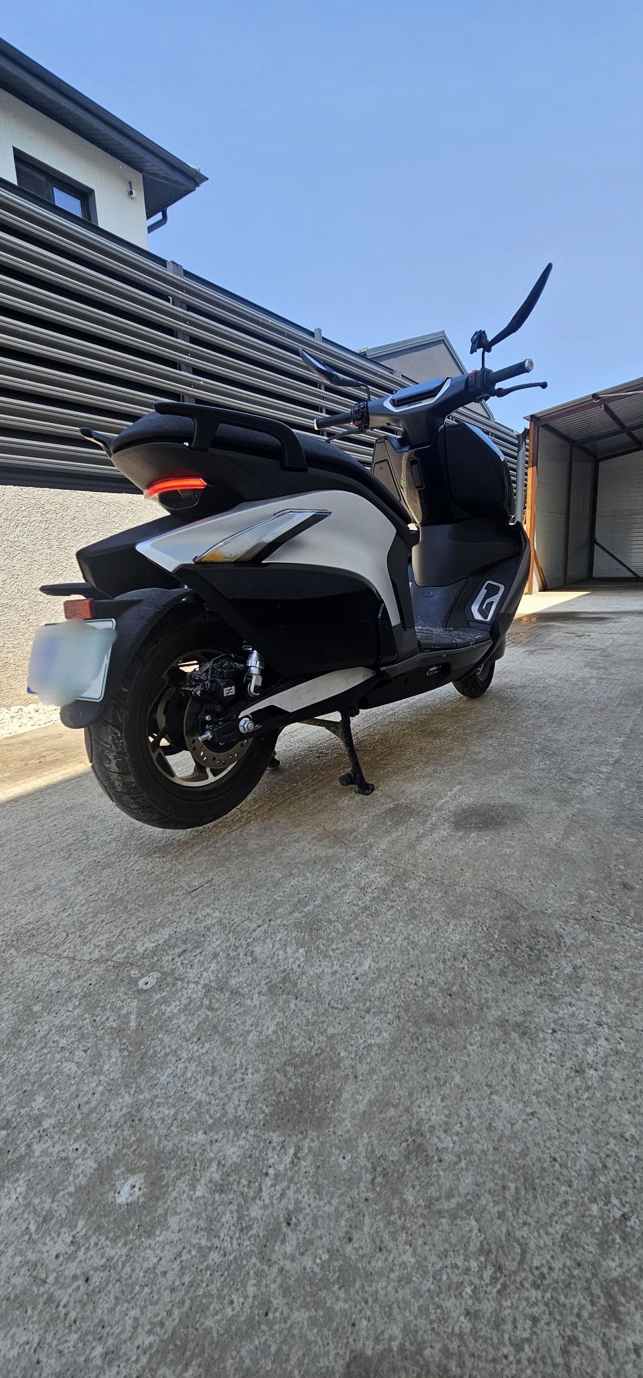 Scuter electric CF Moto Zeeho AE8S+ '24

CFMOTO ZEEHO AE8S+ '24