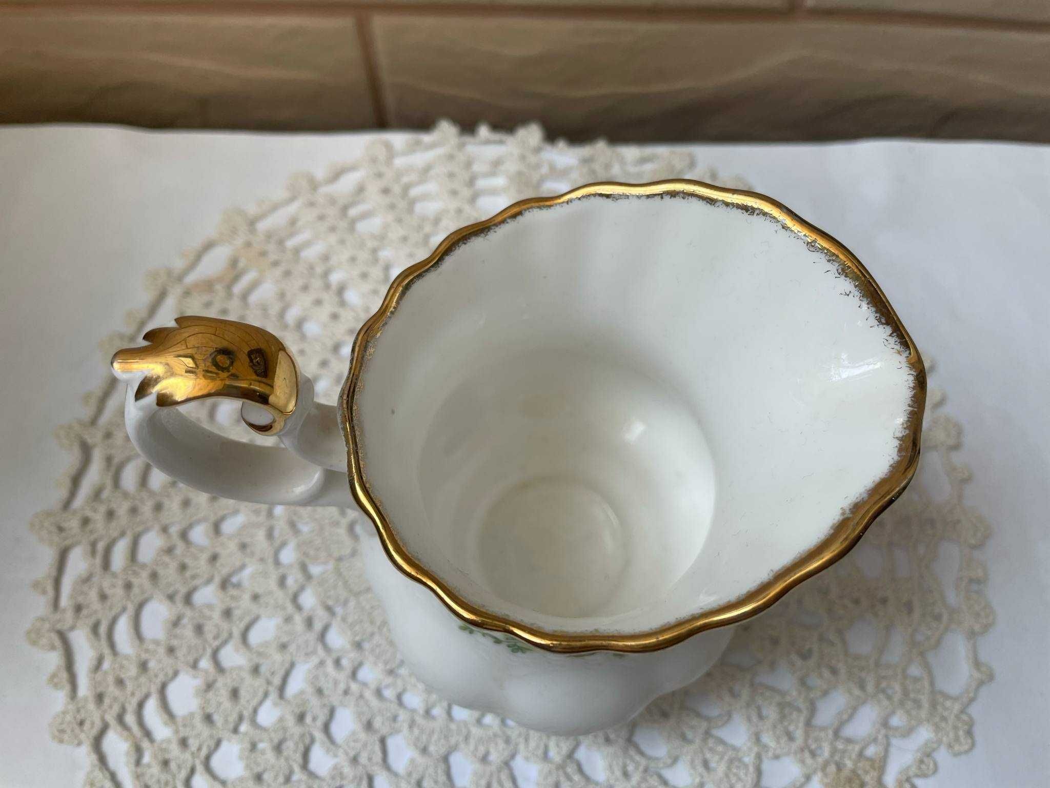 ROYAL ALBERT красив комплект за двама от костен порцелан от Англия