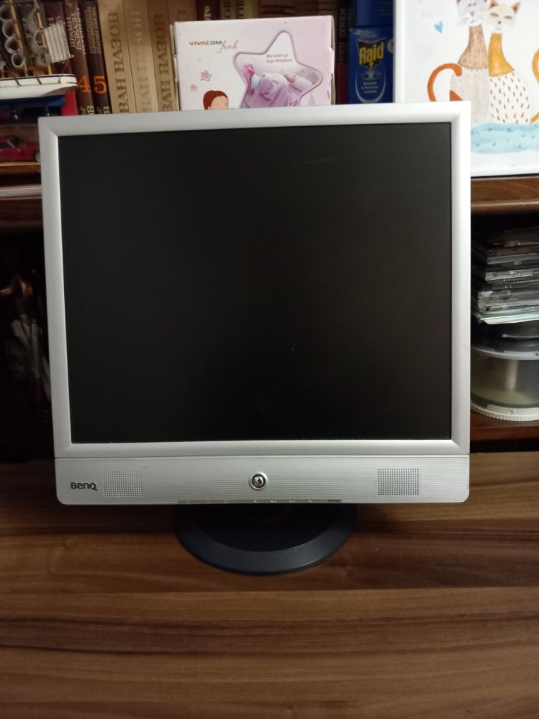 Продавам монитор Benq