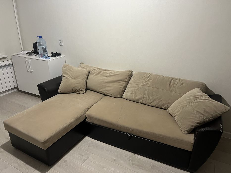 Диван угловой б/у