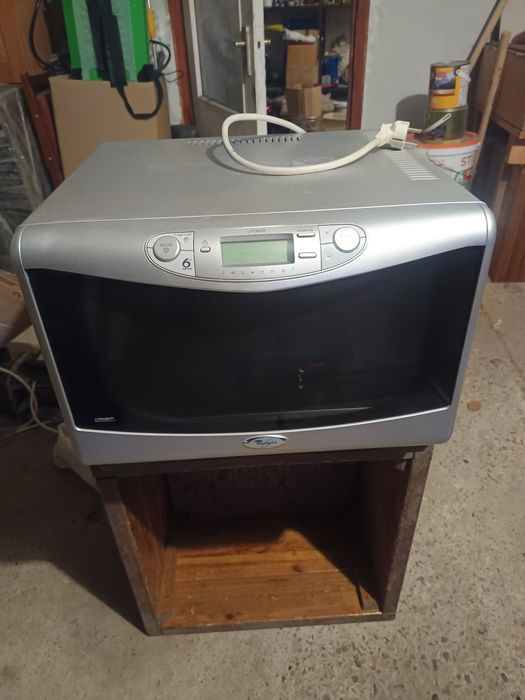 Cuptor microunde nou profesional cu grill, whirlpool jt356 cu display.