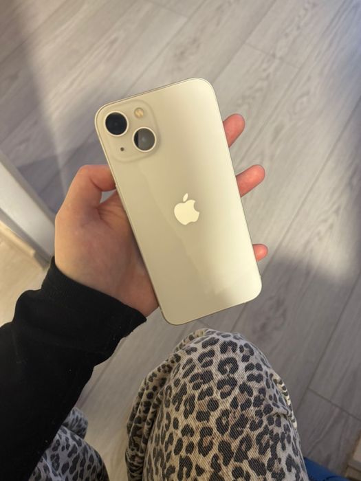 Iphone 13 в белом цвете