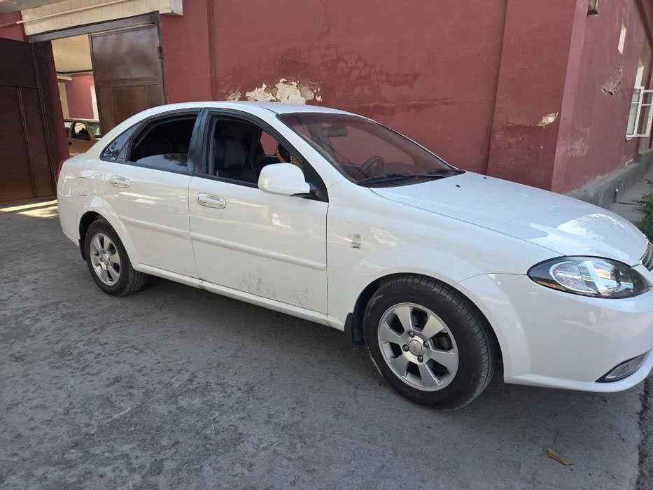 Срочно продаю автомашину