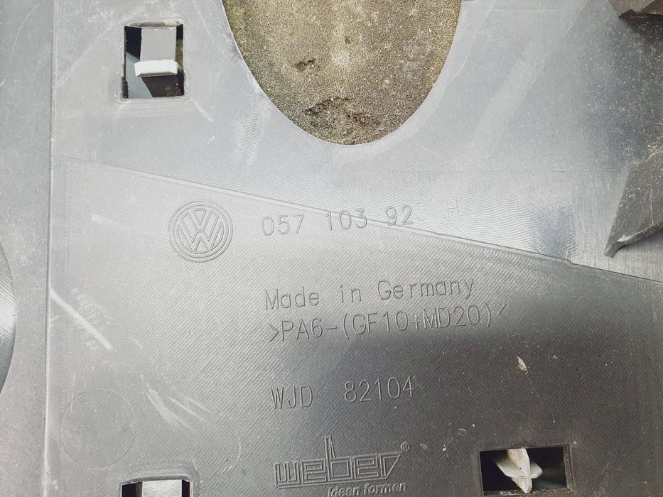 Capac protectie motor 057103925h Volkswagen VW Touareg generatia 2 7P