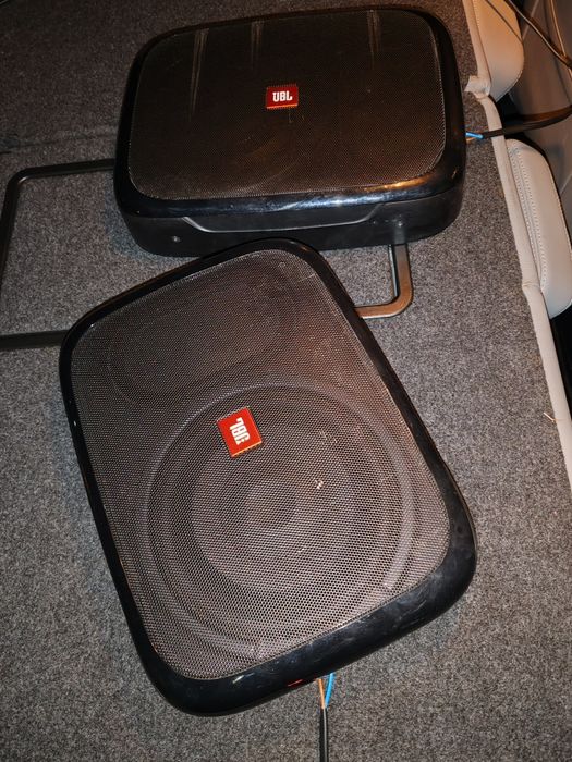 Subwoofer auto jbl fuse + statie