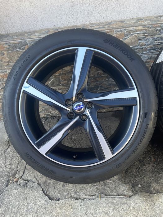 Jante Volvo R Design XC60 / S60 V60 255 45 20 Hankook Ventus Vara