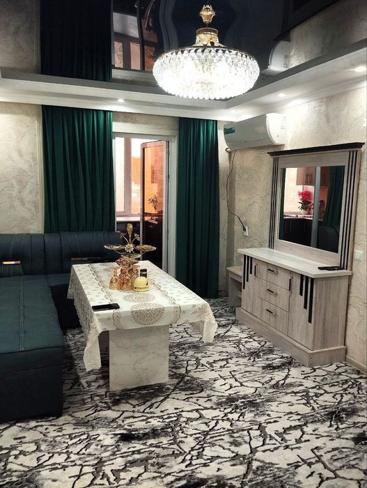 Chilonzor 9 kv  , hamma sharoiti bor , faqat Qizlar va ayollar qoyilad