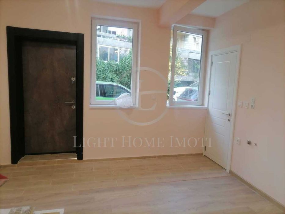 Продава се Офис в Пловдив, Кършияка - 33 кв.м за 2425 €/кв.м - Снимка #2