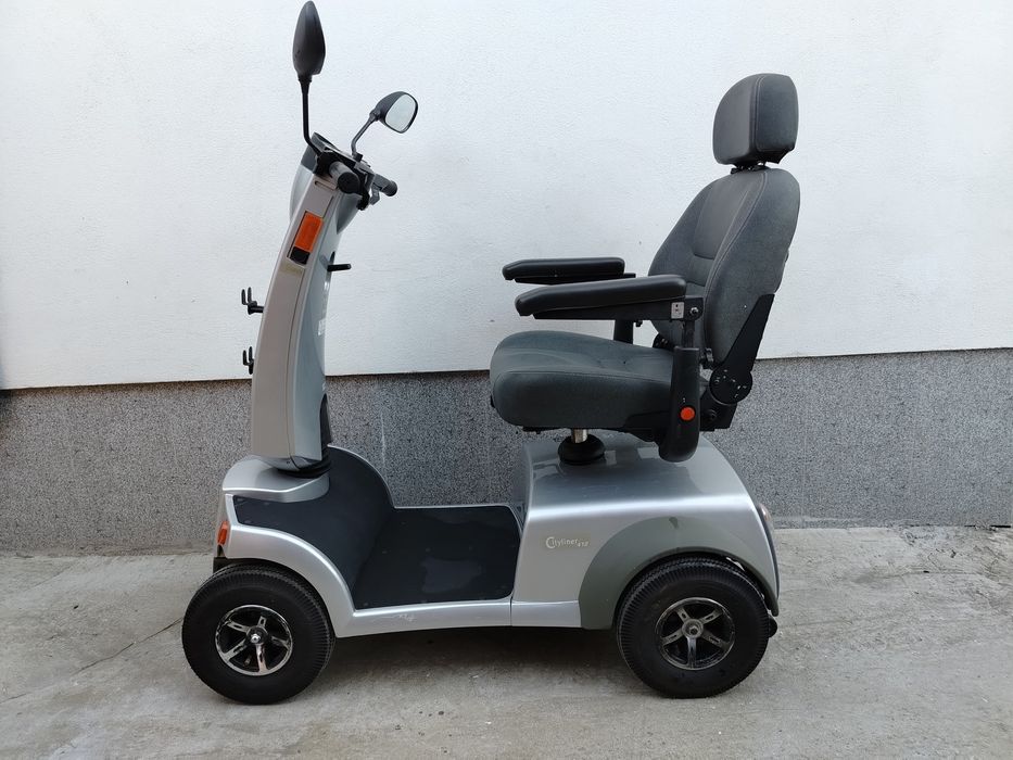 Cărucior scuter electric persoane cu dizabilități