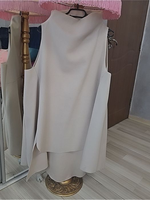 Capă dama din stofa crem