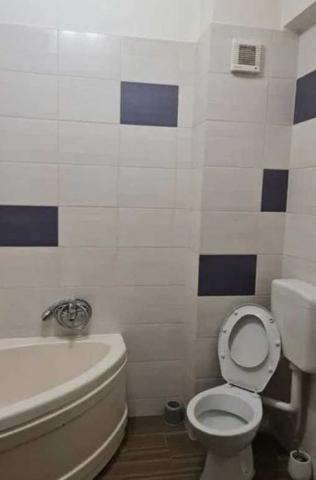 Дава се под наем Двустаен апартамент в Пловдив, Гагарин - 65 кв.м за 204 € - Снимка #1