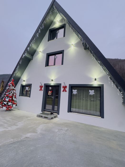 Inchiriez cabana libera de Crăciun