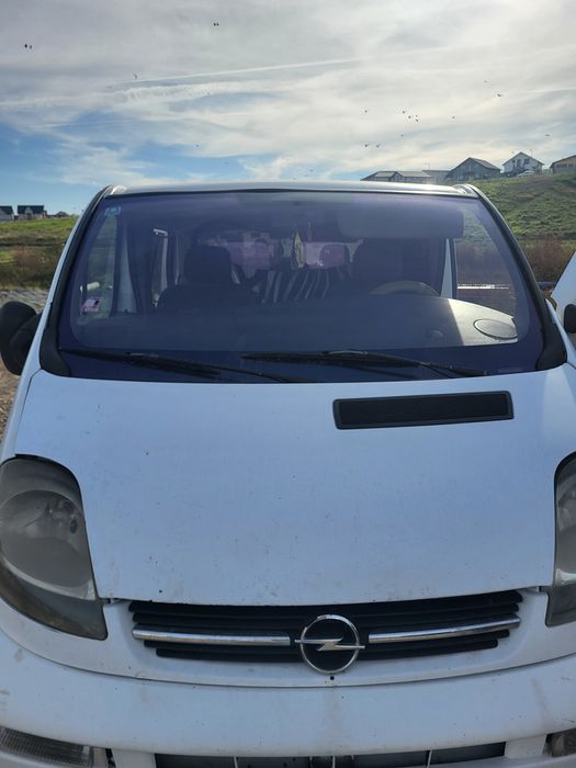 Vând sau schimb opel vivaro