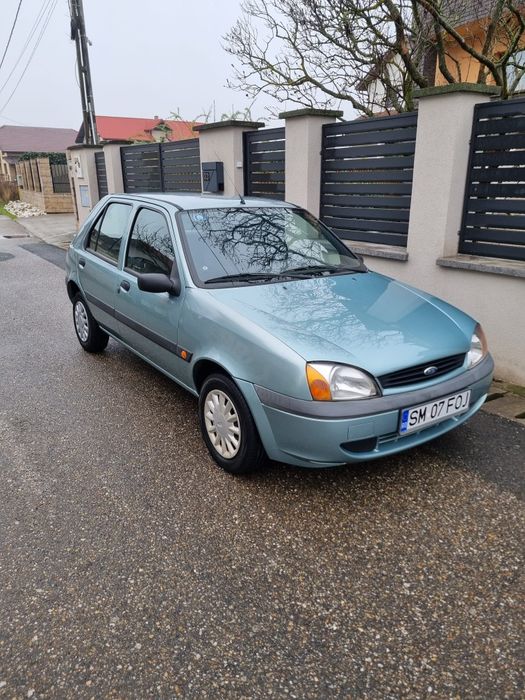Vând Ford Fiesta IV Facelift Motor 1.3 benzina înmatriculat