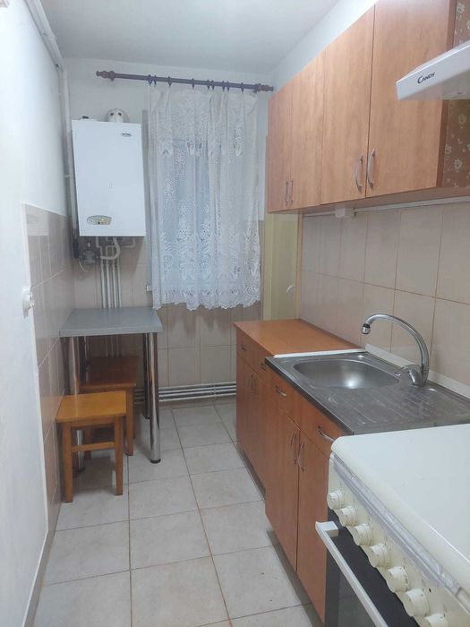 Ofer spre închiriere apartament 2 camere – Dâmbu Pietros, lângă Poștă