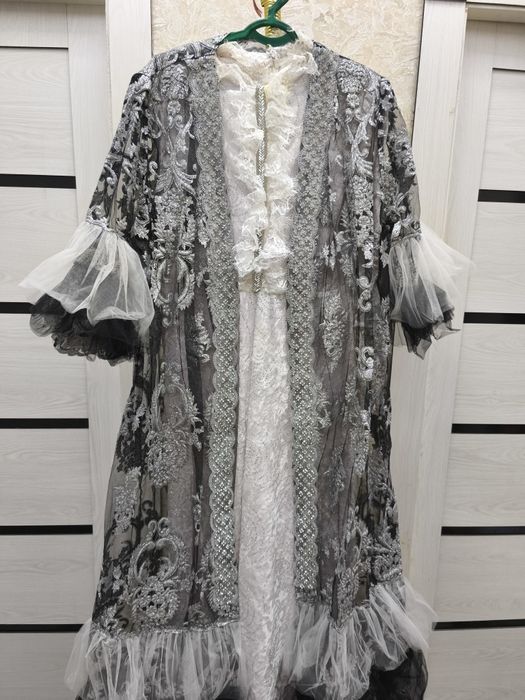 Ansambl kalapösh va sharifi sotiladi.