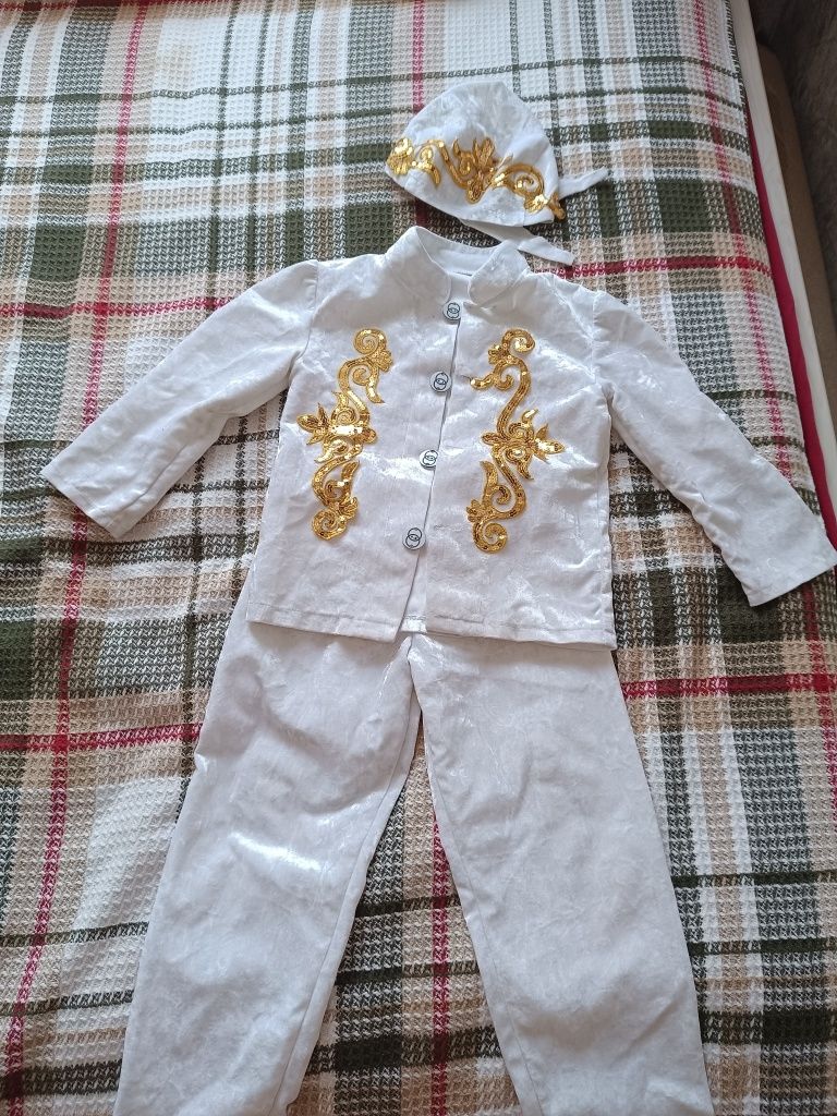 Продам костюм для мальчика казахский