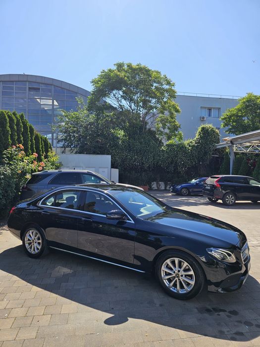 Vând Mercedes E Class