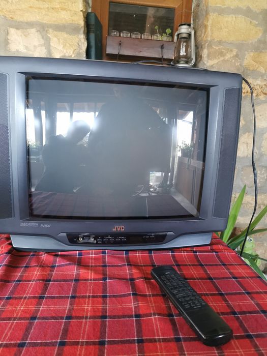 Телевизор JVC-52 см.