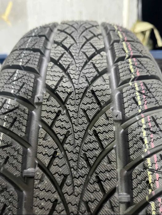 Зимние шины 185/65 R15 92T Triangle TW401 без шипов