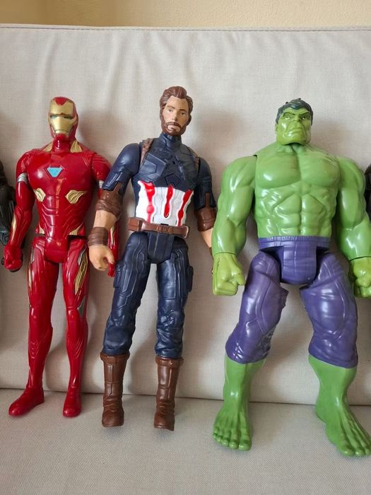 Figurine Marvel.