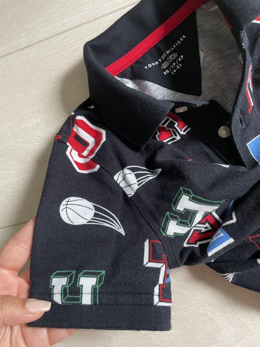 Tricou Tommy Hilfiger 4-5 ani guler bumbac