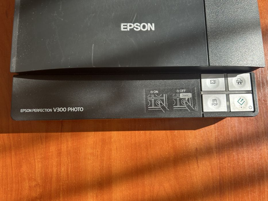 Скенер Epson V300