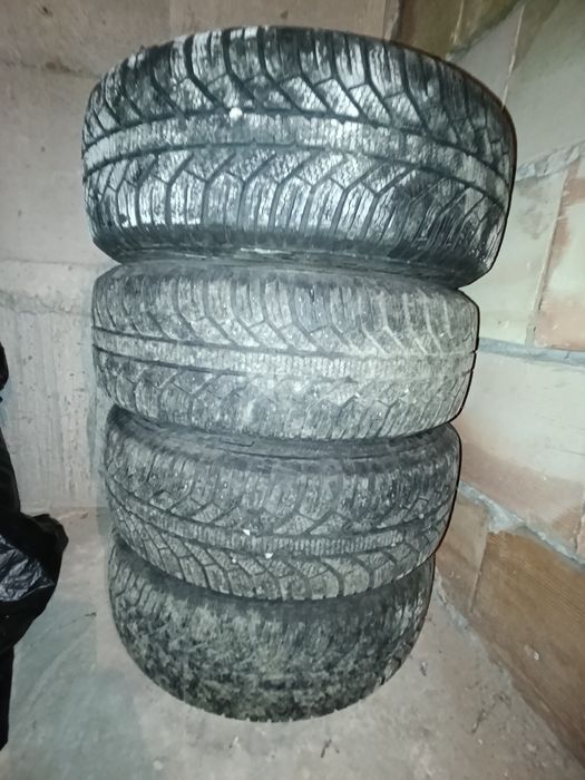 Гуми с желязни джанти R15 VW