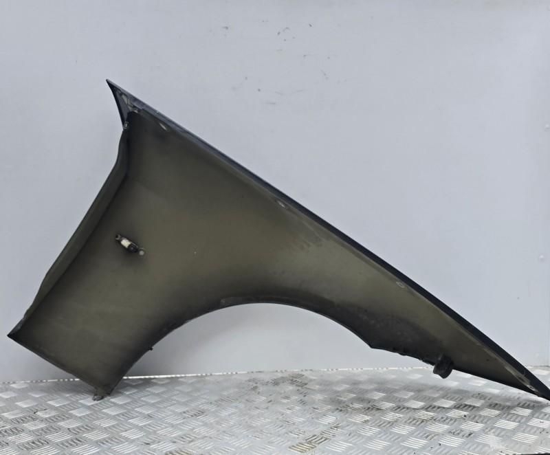 Aripa fata stanga BMW Seria 3 E90