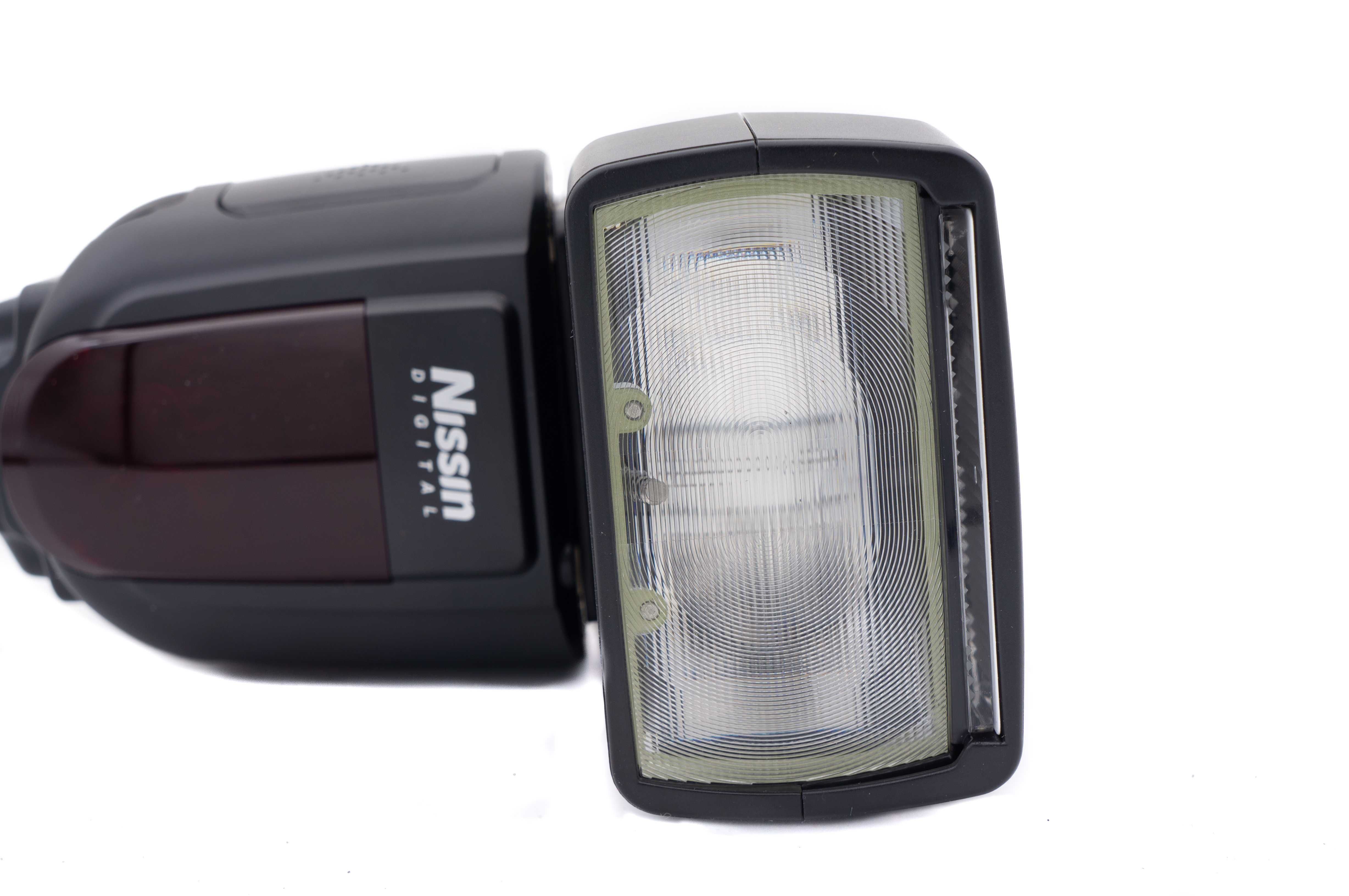 Blit Nissin Di700A patina Sony mirroless ( nou) pt A7, A9, etc