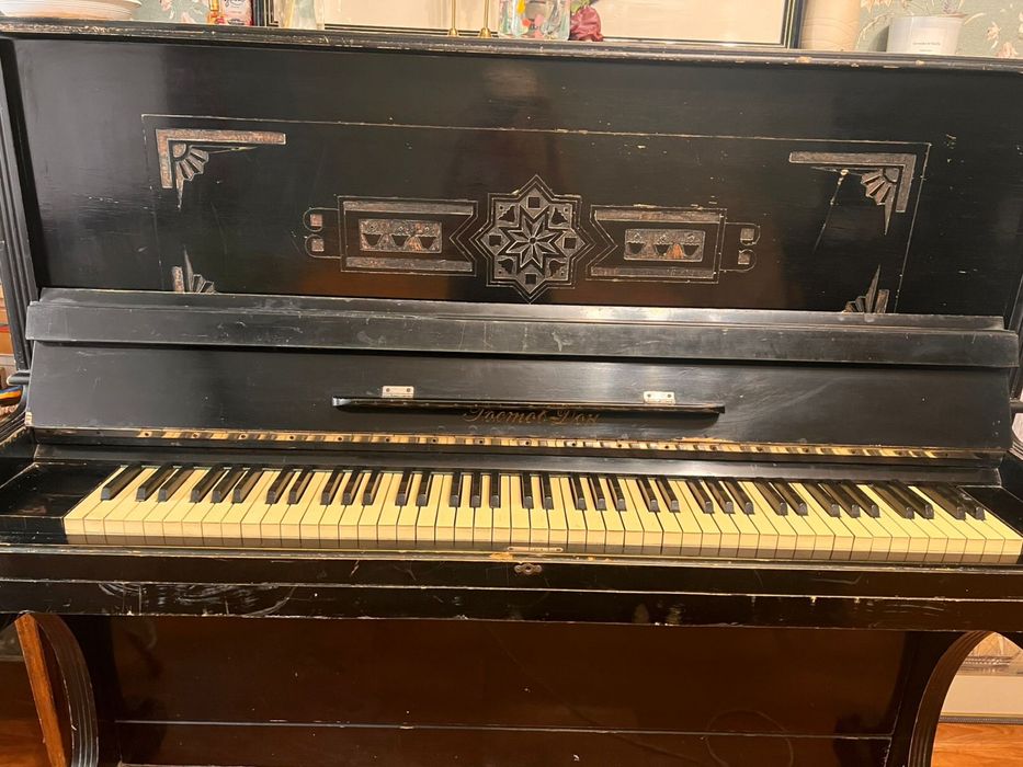 Пианино продам 10000 самовывоз