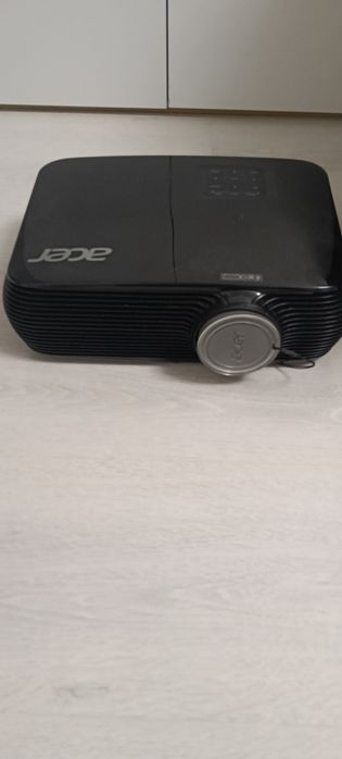 Vând videoproiector Acer