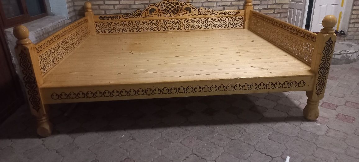 Кароват, тапчан-карт сотилади.