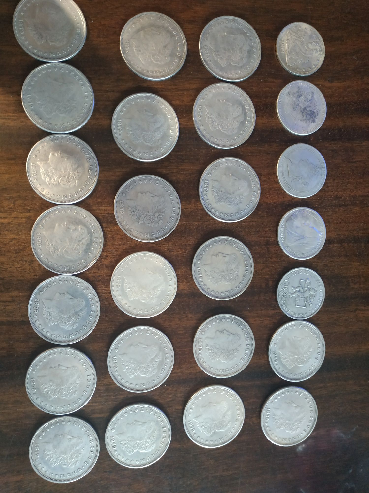 Реплики/имитации на колекционерски монети, сувенири