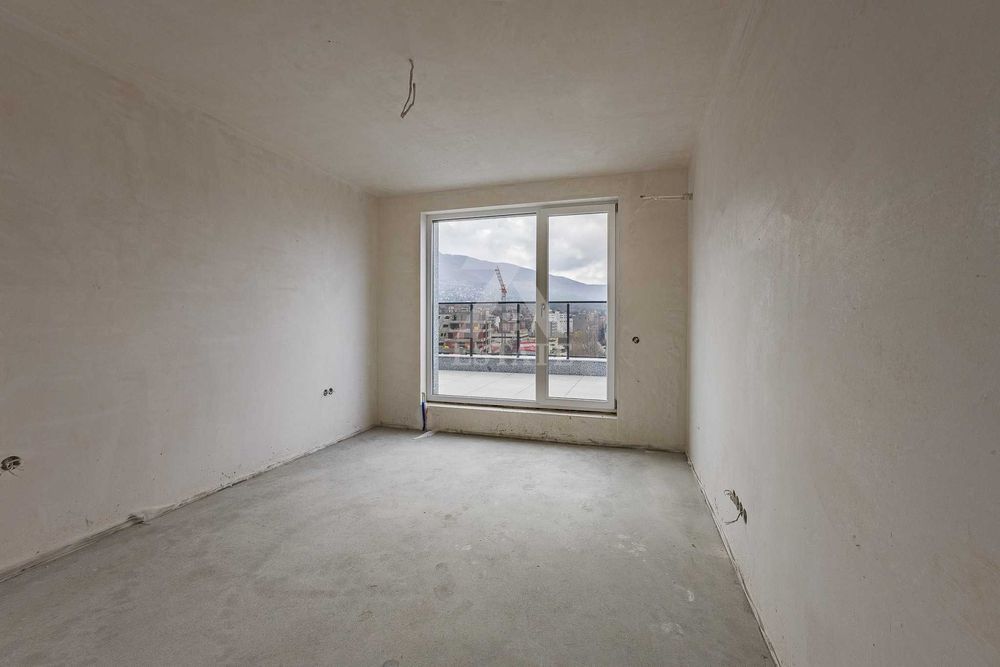 Продава просторен 3-стаен апартамент в ж. к. Овча Купел