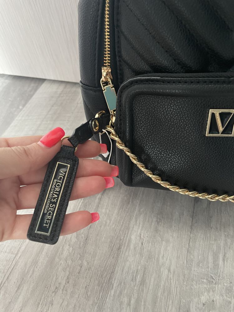 Раница на Victoria’s secret
