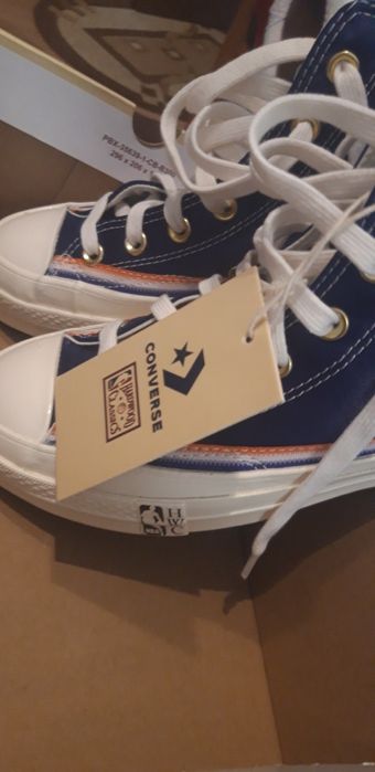 Vand tenesi converse noi