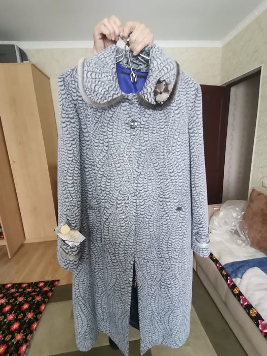 Пальто новое 52 размер