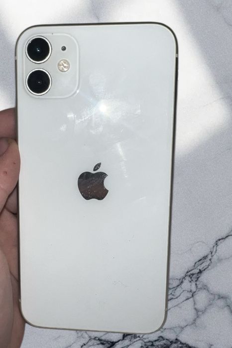 iPhone 11 white – 128 GB, stare bună
