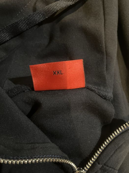 Мъжки екип на Hugo