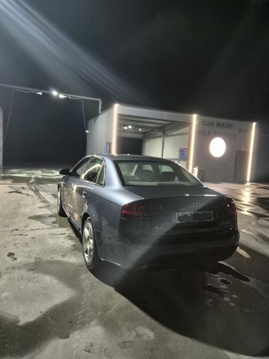 Vând Audi A4 2.0